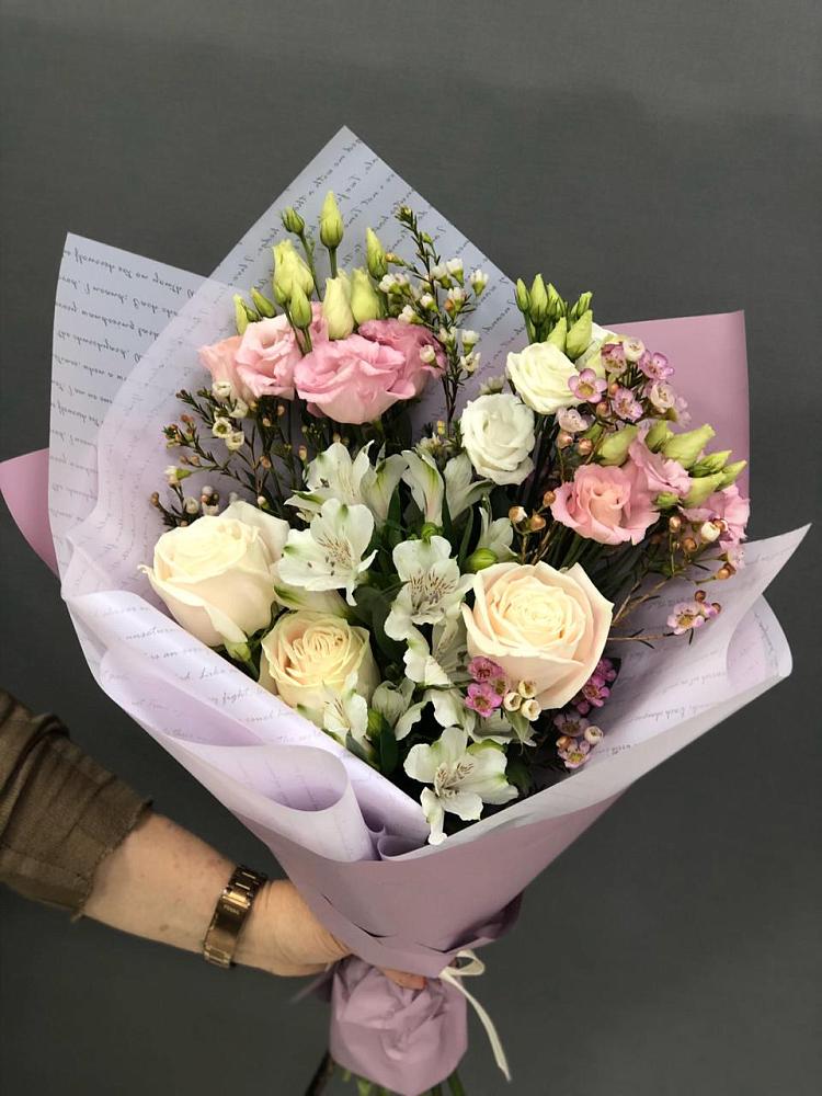 Букет цветов из: Альстромерии, Розы и Лизиантусы в Стройкерамика