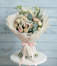 Букет цветов из:  Розы и Лизиантусы в Стройкерамика