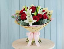 Букет цветов из:  Лилии и Розы в Стройкерамика