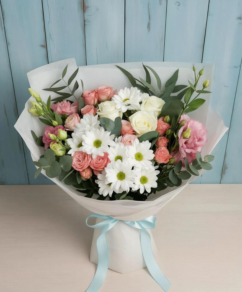 Букет цветов из: Розы, Лизиантусы и Хризантемы в Стройкерамика