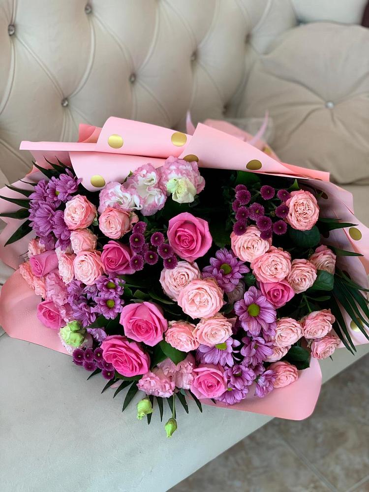 Букет цветов из: Хризантемы, Розы и Лизиантусы в Стройкерамика