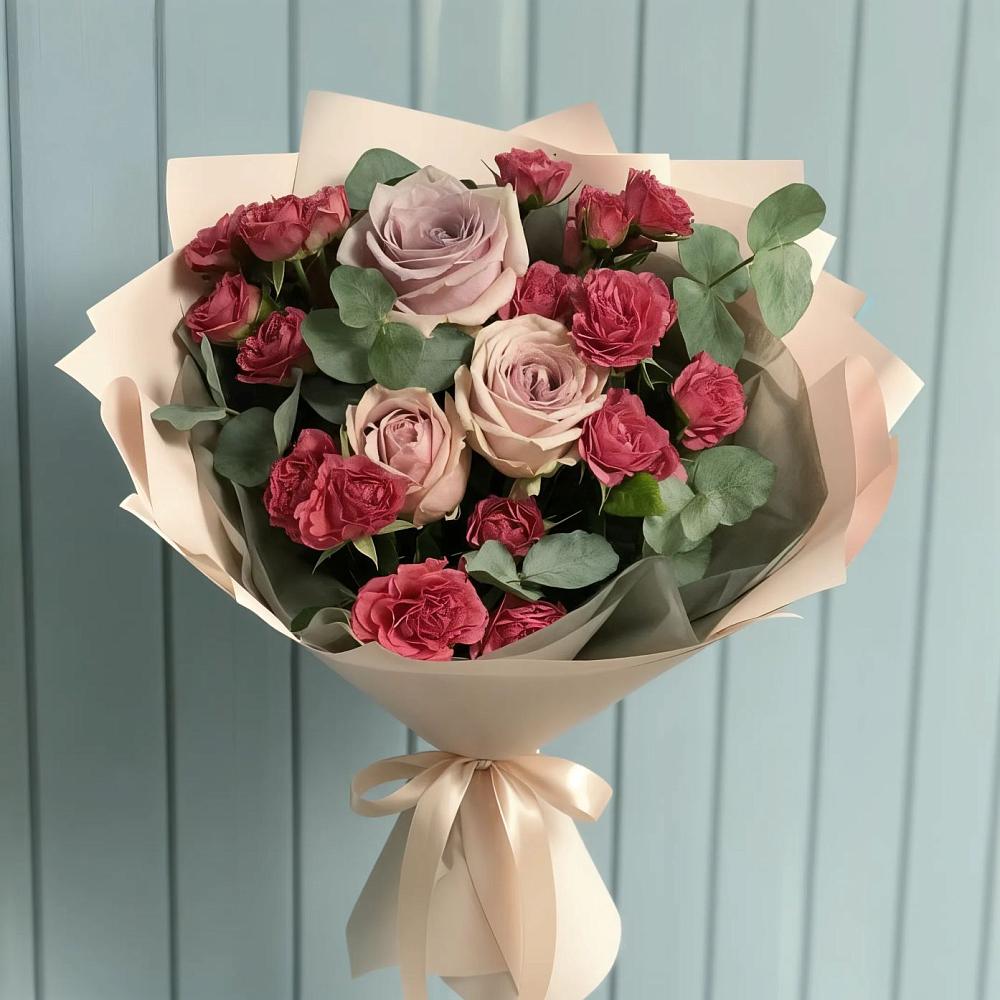 Букет цветов из: Гвоздики и Розы в Стройкерамика