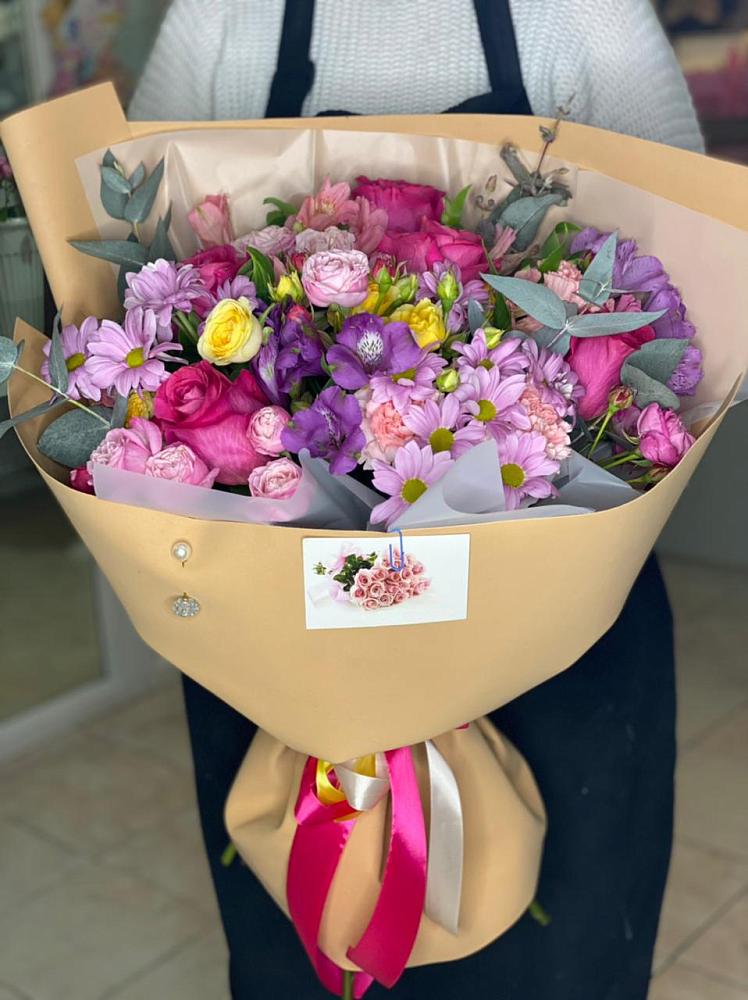 Букет цветов из: Хризантемы, Гвоздики и Альстромерии в Стройкерамика