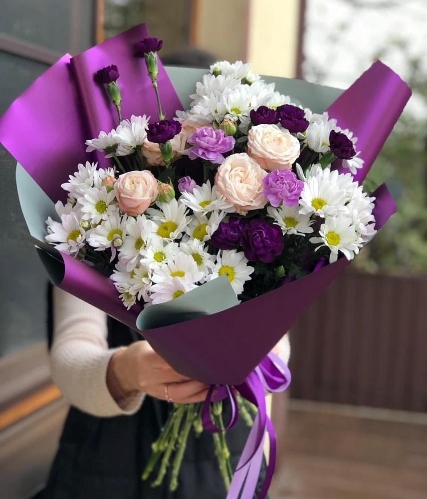 Букет цветов из: Хризантемы, Гвоздики и Розы в Стройкерамика