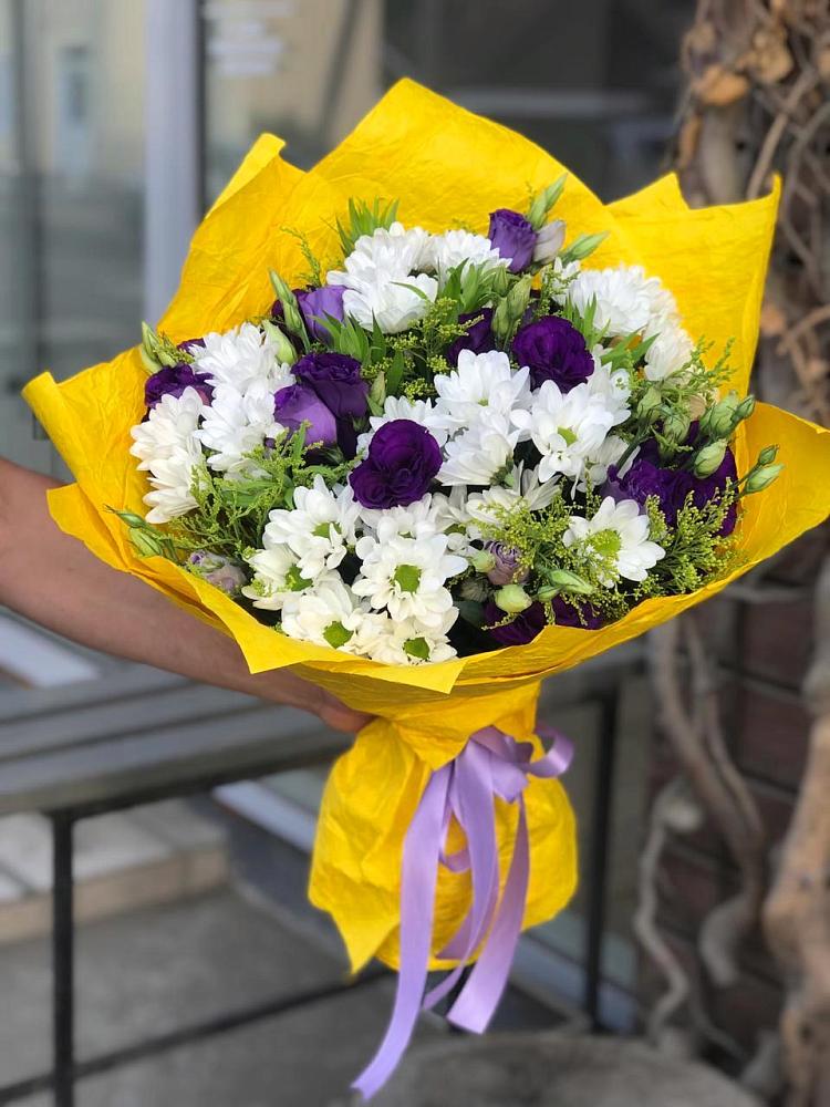 Букет цветов из: Ирисы, Хризантемы и Ромашки в Стройкерамика