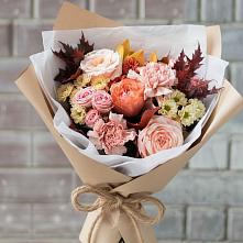 Букет цветов из:  Гвоздики, Хризантемы и Розы в Стройкерамика