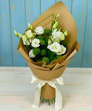 Букет цветов из:  Хризантемы и Лизиантусы в Стройкерамика