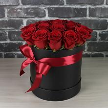 Цветочная композиция из Розы в шляпной коробке в Стройкерамика