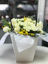 Цветочная композиция из Розы  в Стройкерамика