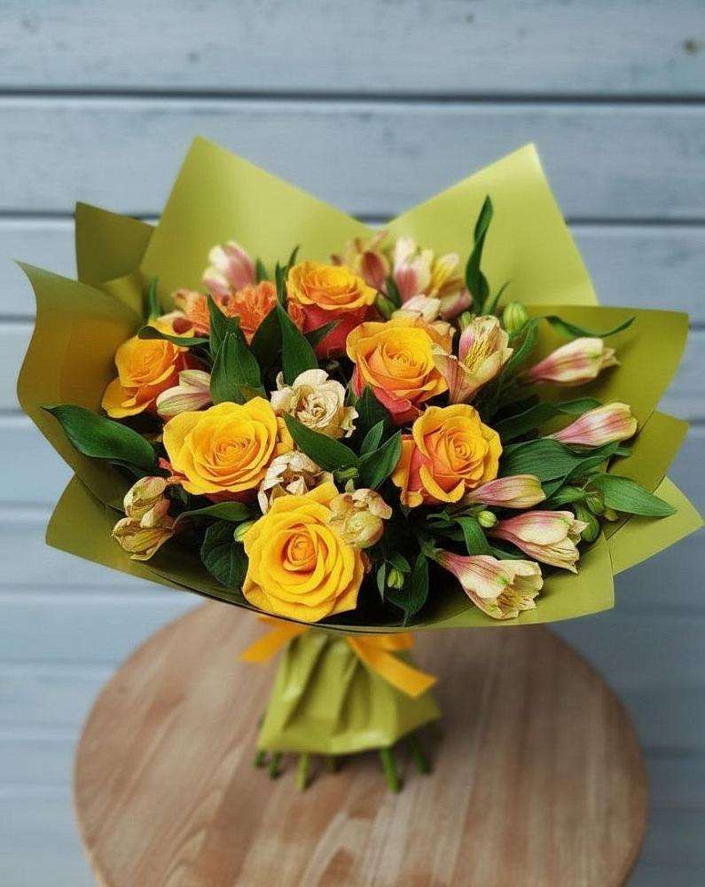 Букет цветов из: Альстромерии и Розы в Стройкерамика