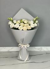 Букет цветов из:  Розы и Лизиантусы в Стройкерамика